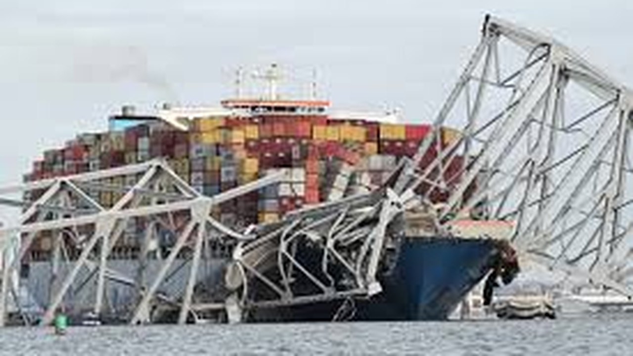 Navio que colidiu com ponte em Baltimore, nos EUA, deixa porto três meses após acidente; vídeo 