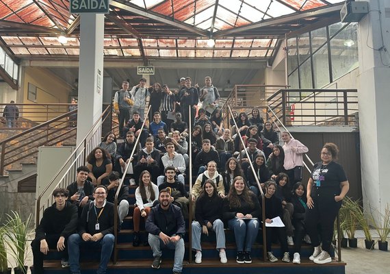 Programa “Jovem Aprendiz” do Senac realiza pesquisa na 11ª Feira Feito em Gramado