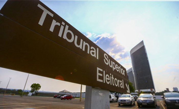 Serão eleitos presidente, governadores, senadores e deputados Serão eleitos presidente, governadores, senadores e deputados