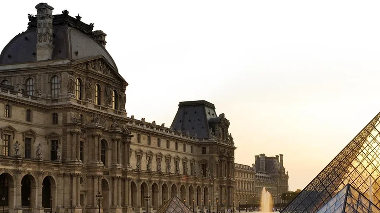 Valor estimado das joias roubadas no Louvre é revelado pelas autoridades francesas: 'quantia extremamente impressionante'