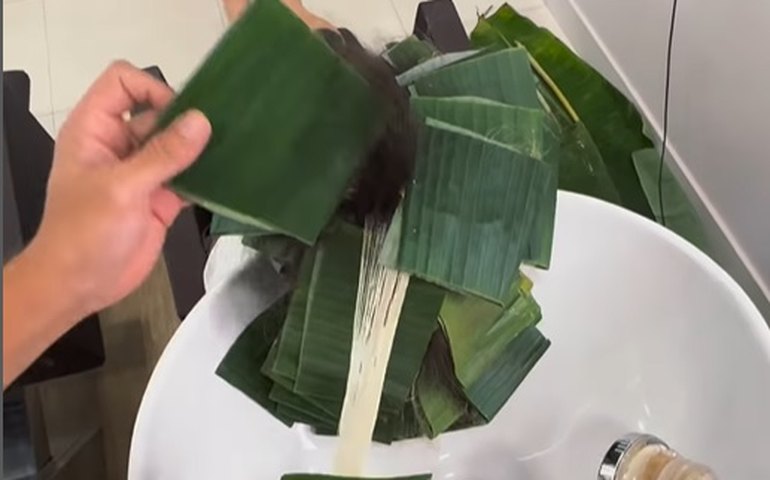 Cabeleireiro desenvolve técnica inovadora e sustentável para descolorir fios das clientes