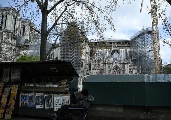 Paris: donos de bancas à margem do rio Sena se recusam a deixar local por conta das Olimpíadas