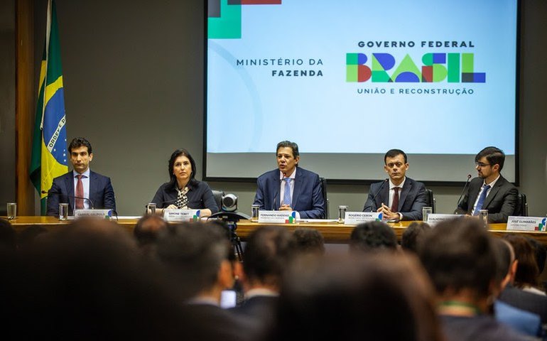 Nova regra fiscal inclui os mais pobres no Orçamento e prevê superávit a partir de 2025