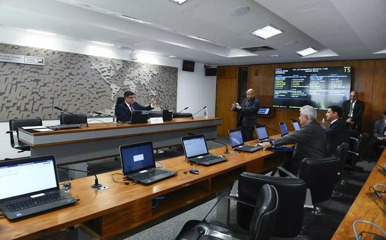 CCT aprova projeto contra pirataria de software no serviço público