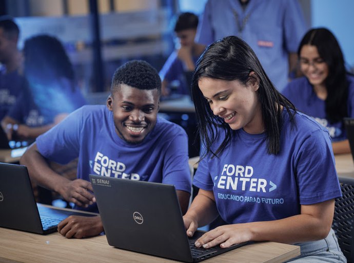 Ford abre novas vagas para capacitação profissional gratuita em São Paulo e na Bahia