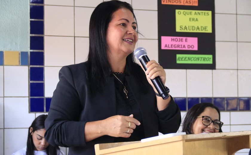 Mulheres ocupam mais de 70% dos cargos de direção nas escolas da rede estadual