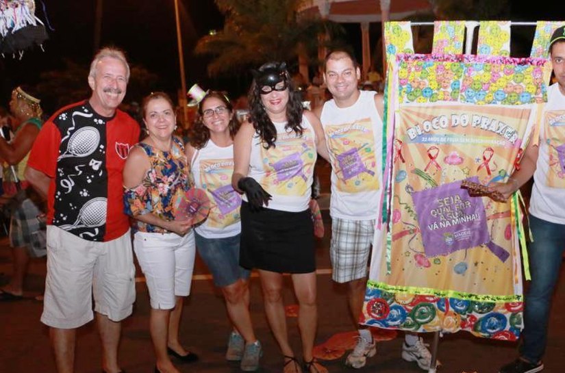 Prévias: Bloco do Prazer leva mensagem de prevenção