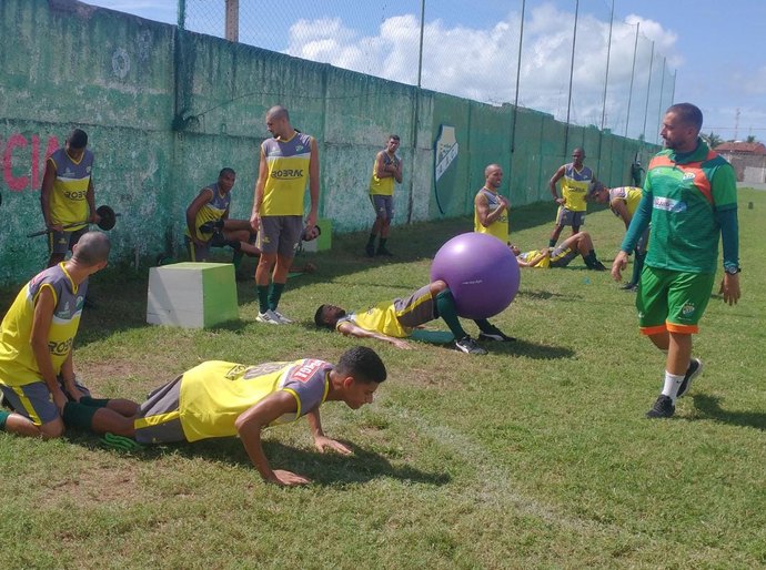 Preparador físico Rodrigo Albuquerque fala sobre trabalho com o elenco do Coruripe