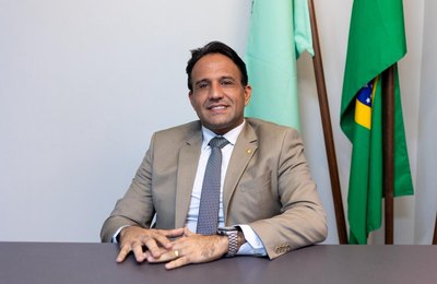 Deputado Mesaque Padilha cobra climatização de salas aula da Escola Djalma Barros Siqueira
