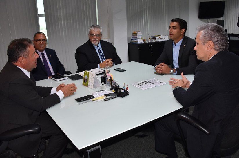 JHC denuncia no MPE suposta compra de votos em Maceió e no interior
