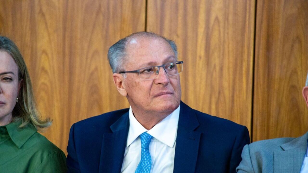 Alckmin inaugura navio de guerra e defende indústria naval como vetor de desenvolvimento