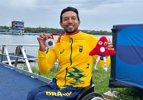 Paralimpíada 2024: Luís Carlos Cardoso é prata na canoagem