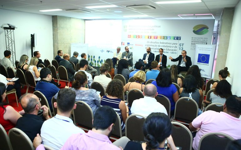 Redesim em Alagoas examina ações para desenvolvimento em evento nacional