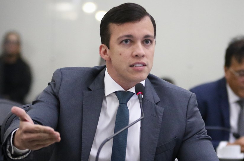 ALE aprova Projeto garante reserva de vagas para irmãos na mesma escola