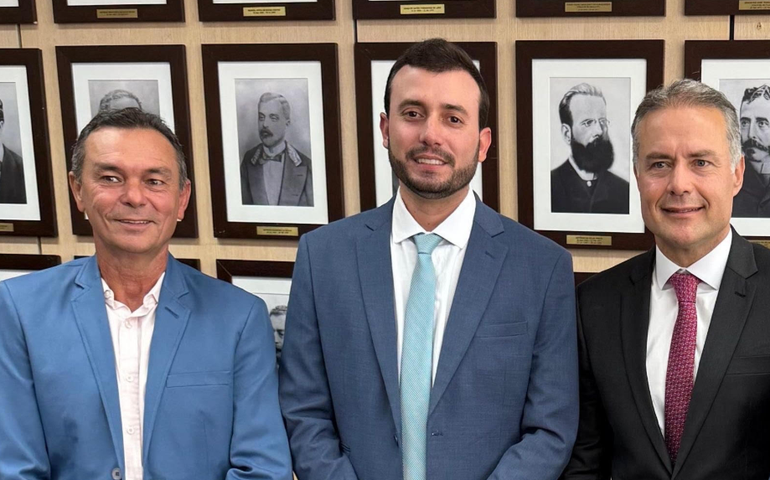 Brasília: Prefeito Victor Rocha solicita ao ministro dos transportes recuperação do acesso que liga Anadia a Boca da Mata