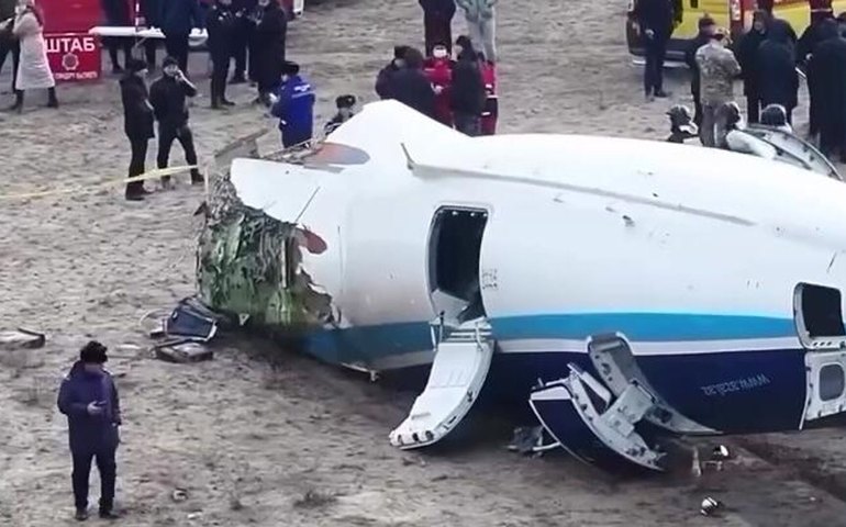 Alegações estrangeiras sobre avião da Azerbaijan Airlines são precipitadas, diz fonte