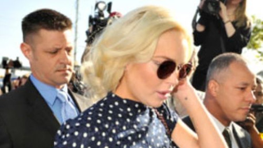 Lindsay Lohan vai passar 30 dias na cadeia