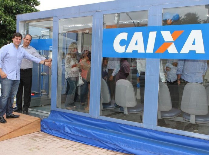 Agência móvel da Caixa Econômica é inaugurada na Praia do Francês