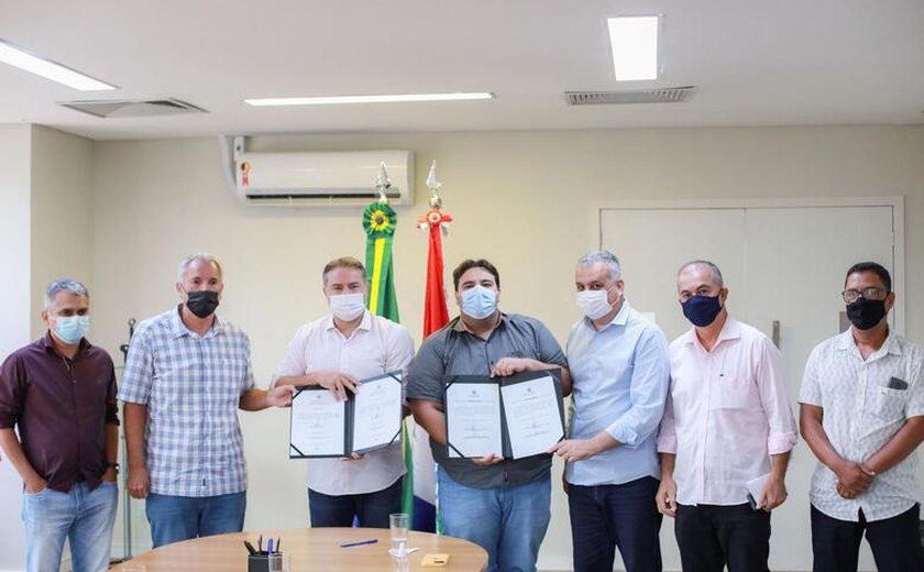 Governador assina ordem de serviço para construção de creche, CRIA e CISP em Inhapi