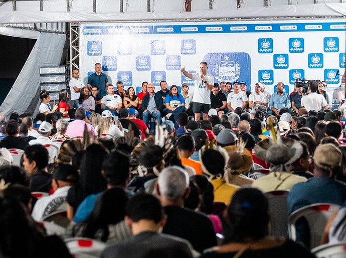 Renan Filho destaca programa que levou desenvolvimento e asfalto a mais de 85 povoados de AL