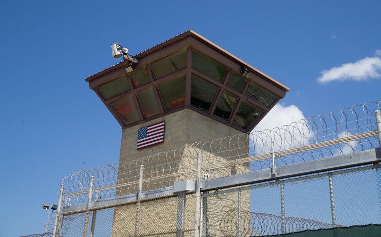 Detenção de migrantes em Guantánamo 'geraria risco e insegurança', afirma analista