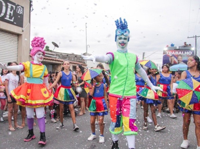 Bloco Infantil Carnafolia Kids 2026 fez a alegria da garotada de Campo Alegre com a Banda Tchikabum Kids