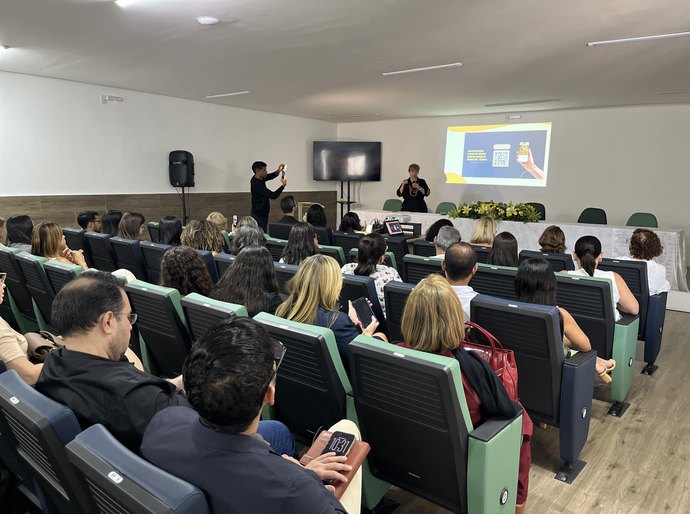 Uncisal lança segundo volume de livro que utiliza crônicas na educação em saúde