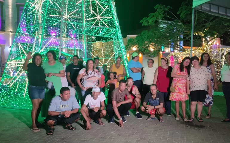 Usuários do CAPS celebram o Natal conhecendo o Penedo Luz
