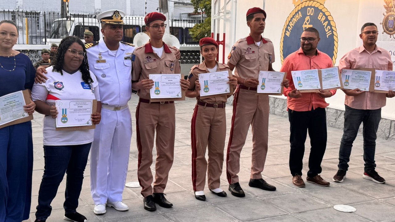 Alunos do Colégio da Polícia Militar vencem Concurso de Redação da Marinha do Brasil