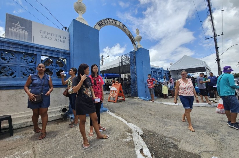 Cemitérios de Maceió terão programação religiosa durante o Dia de Finados