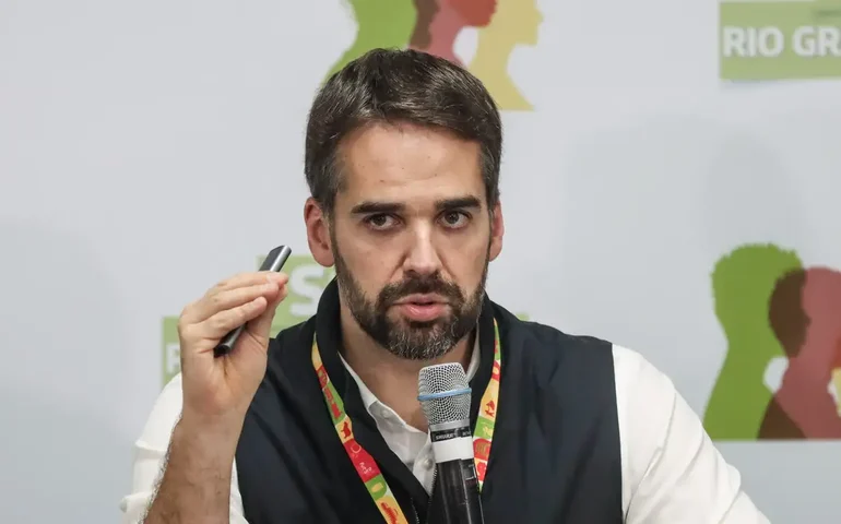 'Estamos diante de eleição que tem Banco Master como maior escândalo', diz Eduardo Leite