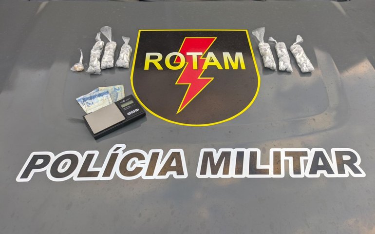 Após abordagem, PM apreende 680 gramas de maconha no Clima Bom