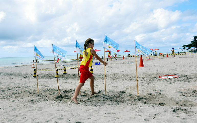 Corpo de Bombeiros realiza a 10ª edição do Projeto Golfinho no litoral norte de Alagoas
