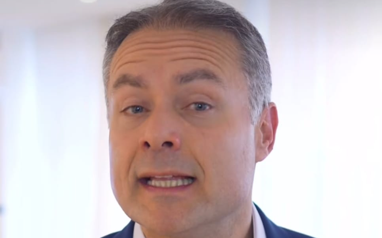 Renan Filho se posiciona contra a anistia e relembra luta do MDB pela democracia