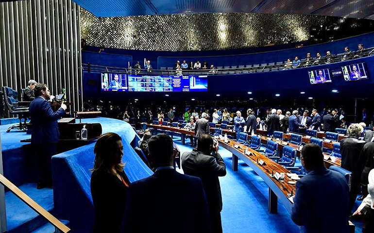 Senado fará sessão para homenagear policiais e bombeiros