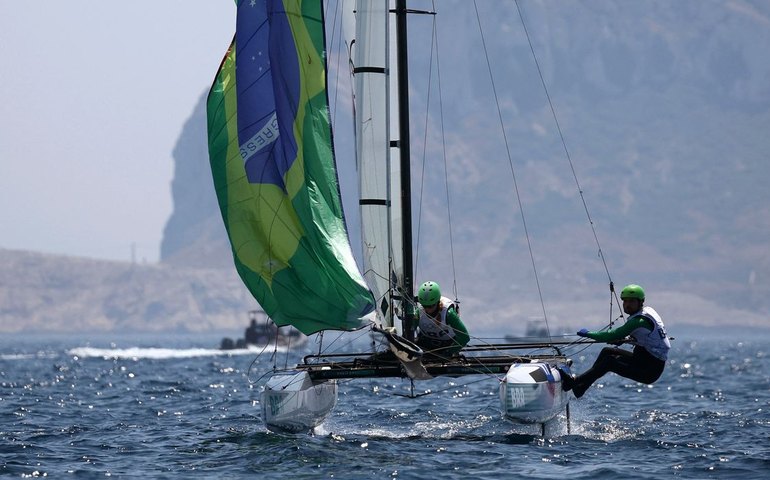 Brasil se garante nas medal races das classes Nacra e 470