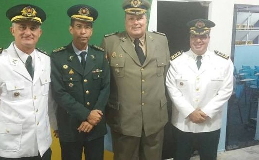 Comandante da PM é agraciado com a medalha pela Polícia de Sergipe