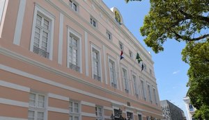 Assembleia aprova 14º salário para servidores da Educação que atingiram meta do Saeb