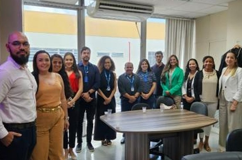 Agentes de controle externo do TCE realizam reunião sobre relatório de prestação de contas do Governo
