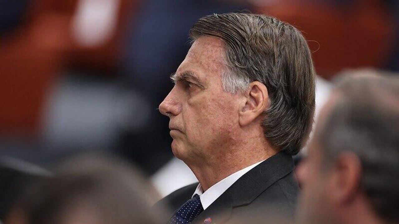 PCDF marca oitiva de Bolsonaro sobre pistola apreendida em blitz