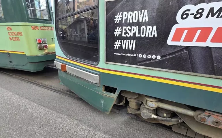 Batida entre dois bondes em Roma deixa ao menos 10 feridos