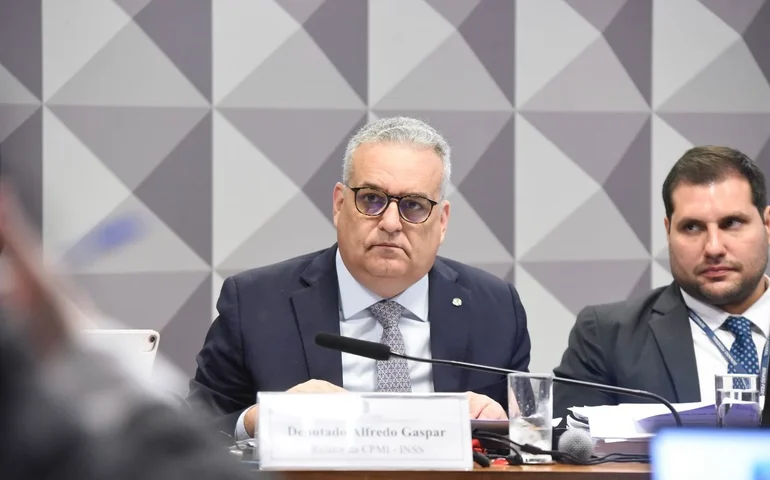 Alfredo Gaspar expõe fluxo bilionário e alerta para “festa do crime” na lavagem de dinheiro de aposentados e pensionistas