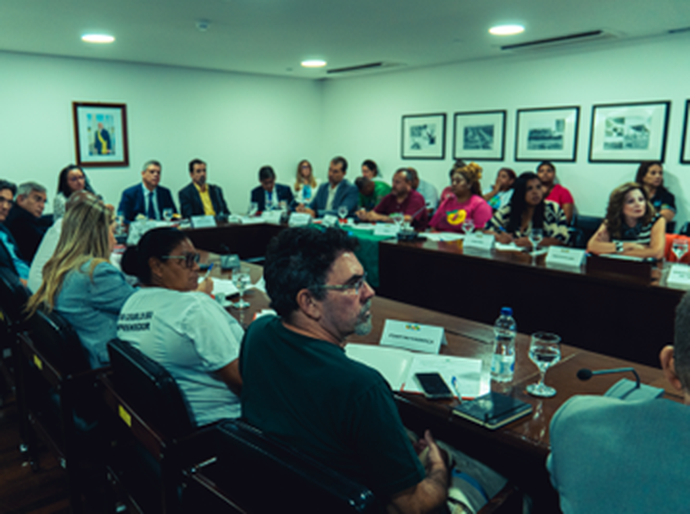 Governo discute acesso de catadores a descartes de eletrônicos públicos e convida a ONG Gea