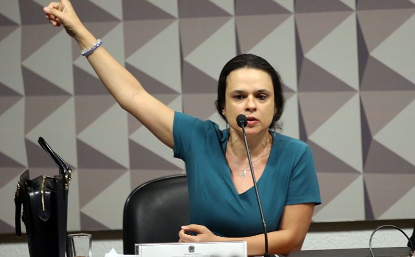 Janaina Paschoal: &#8216;reação de Flávio parece a de Aécio e a de Lula&#8217;