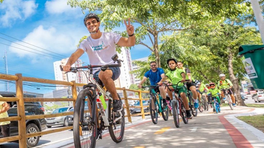 Prefeitura inaugura ciclovia na Avenida Fernandes Lima