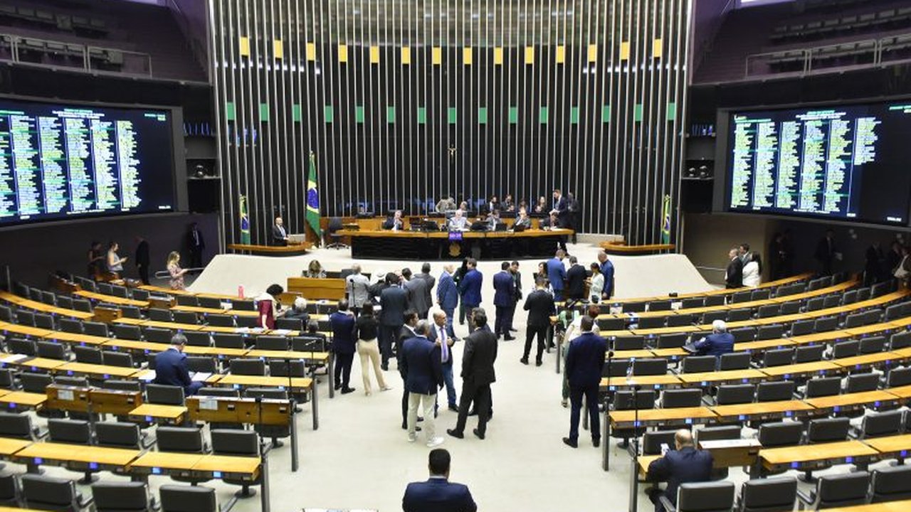 Câmara aprova projeto que derruba aumento do IOF por 383 a 98; texto segue para o Senado