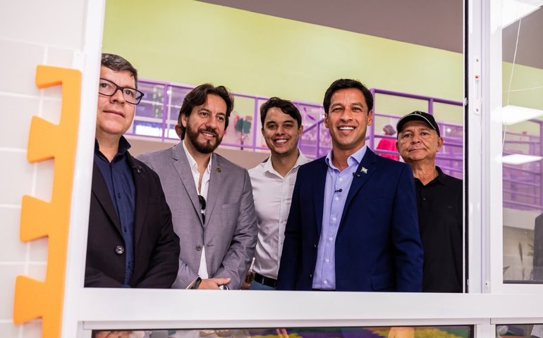 Maceió recebe comitiva do Paraguai e apresenta Gigantinhos Bilíngue como referência em educação infantil