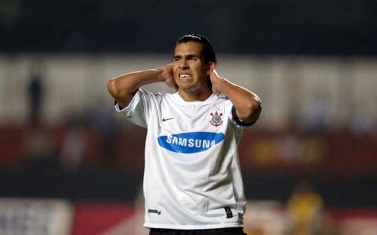 Tevez renova com o Boca até dezembro e aponta Corinthians para encerrar carreira