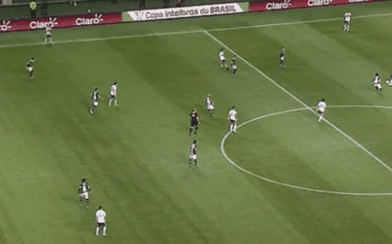 Áudio do VAR revela dúvida da arbitragem sobre gol anulado do Palmeiras