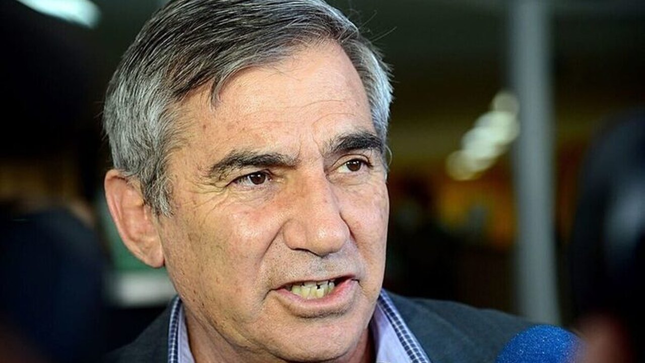 Gilberto Carvalho: Sem dialogar com as massas, o risco é “repetir 2013 e 2016”